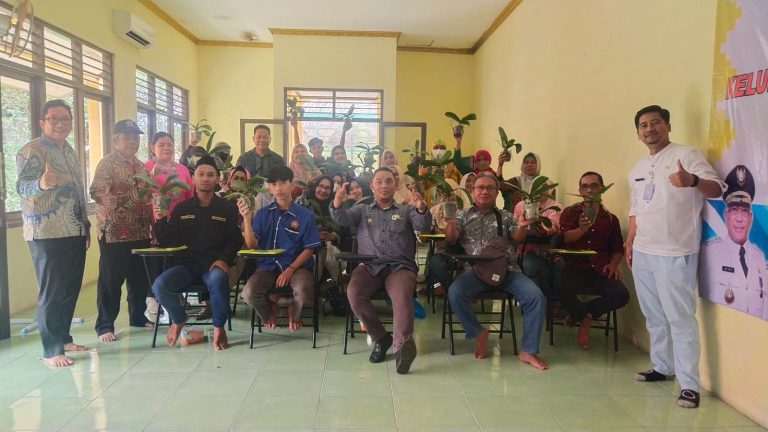 Melihat Kegiatan Kelurahan Ratu Jaya Depok Latih BTH : Bantu Perekonomian, 25 Keluarga Peduli Pertanian Kota